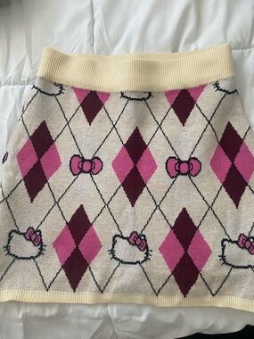 Forever21 hello kitty skirt size small